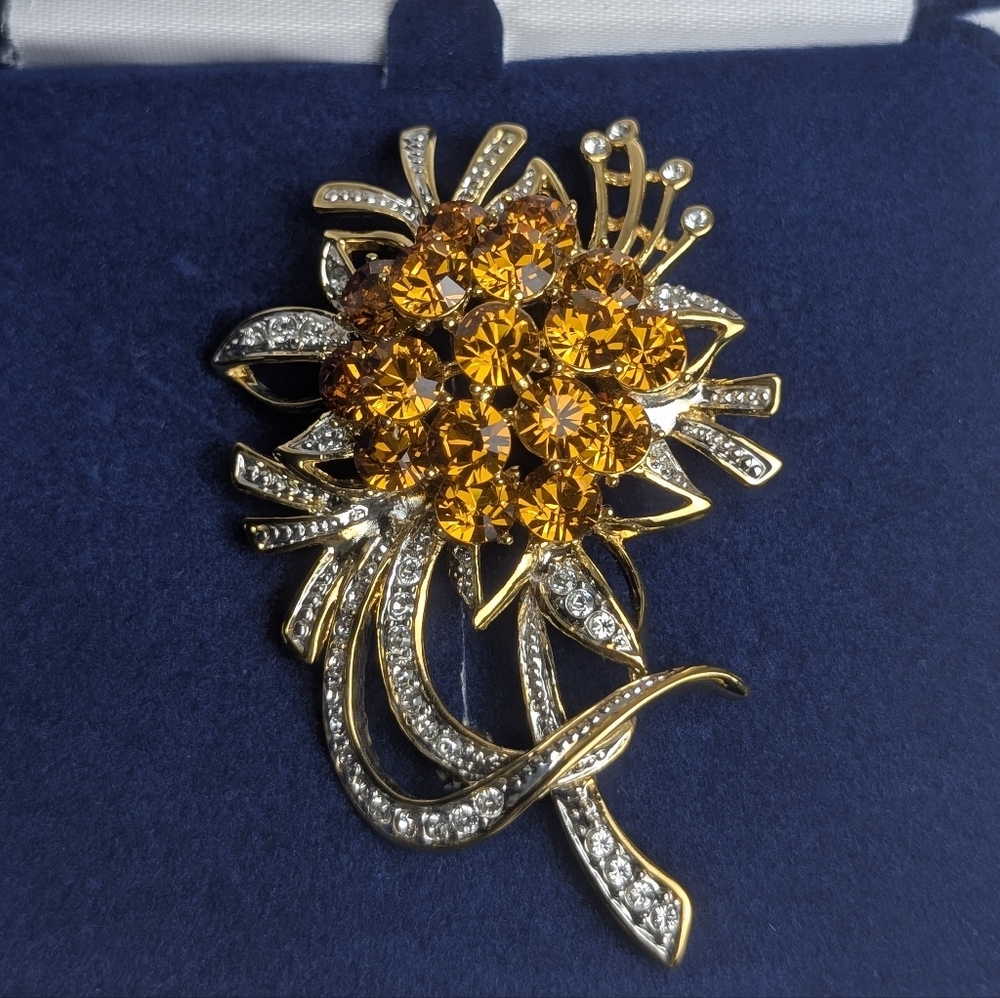 Jacqueline Bouvier Kennedy Replica Floral Brooch Pin NIB